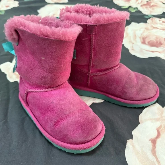 UGG Fuchsia Boots with Turquoise Bows - Picture 3 of 8